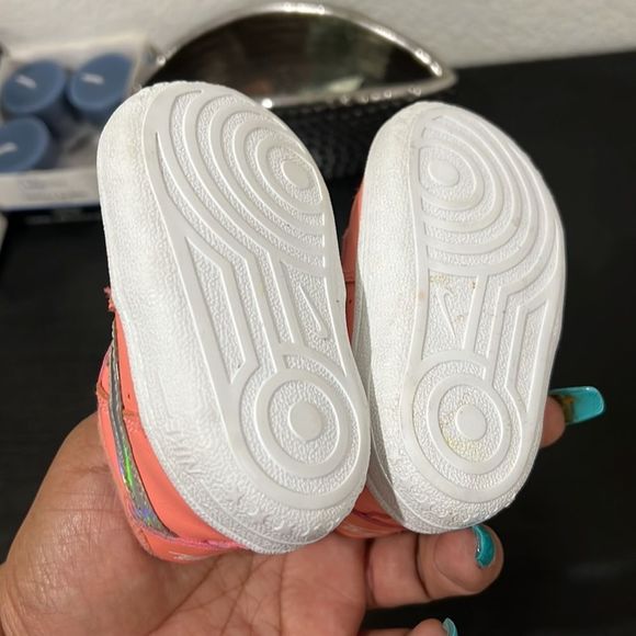 Baby nike shoes - Picture 2 of 4